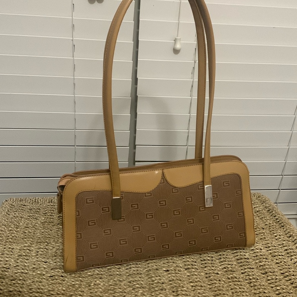 New Purse- letter G inscribed.